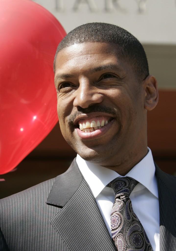 Sacramento mayoral candidate and former NBA star Kevin Johnson appears at a news conference in Sacramento, Calif.,  Wednesday, Sept. 10, 2008  Johnson is trying to unseat two-term incumbent Heather Fargo.(AP Photo/Rich Pedroncelli)