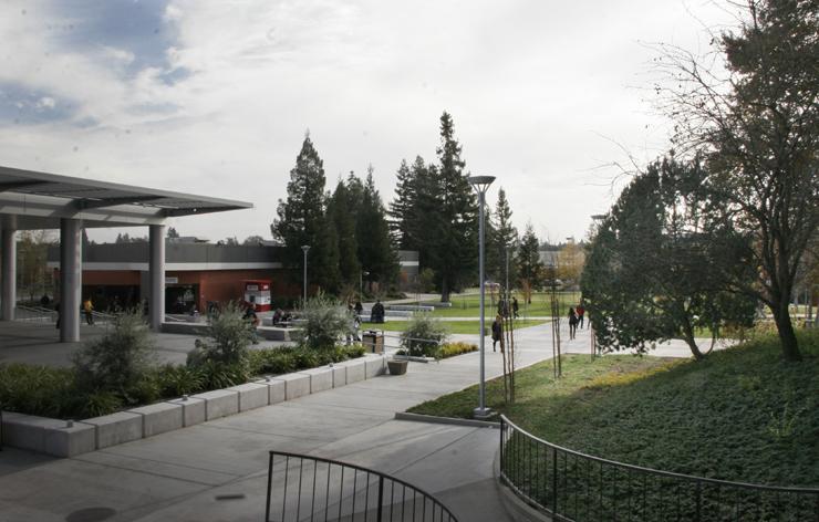 The front of the Student Center, which is usually bustling with activity, appears empty as students prepare for the Thanksgiving holiday.  “They should extend it (the holiday) so you get the day off at least,” said Jaclyn Spruitenburg, a mathematics major. Photo by Brittini Burns