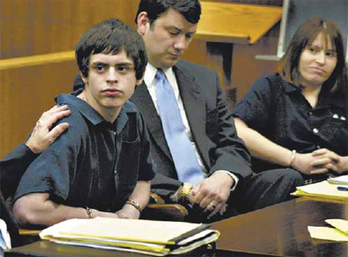 From left to right: Randy Maldonado, defense attorney Pete Smith and Wendy Maldonado in court in 2006.