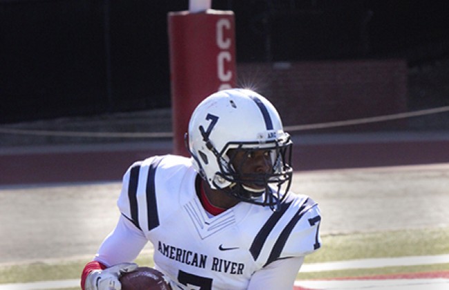 American River College running back Austin Hines runs with the ball during the game against City College of San Francisco on Sat. Sept. 26 where ARC won 20-17. (Photo by Ashlynn Johnson)