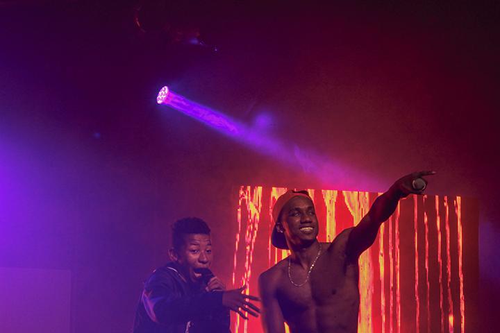 Rapper Hopsin let his fans rap his last song of the night, "Sag my Pants" in Sacramento, California on Oct. 8 (Photo by Luis Gael Jimenez)