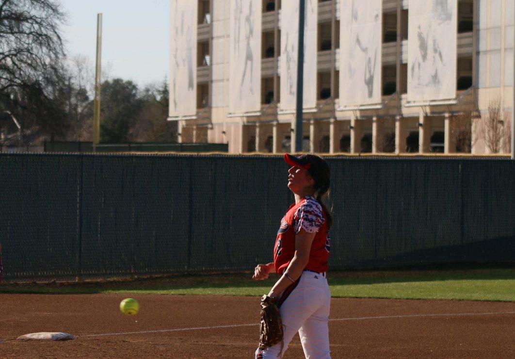 Santa Rosa player Cailyn Callison throws the ball. (Photo Gallery by Lidiya Grib)