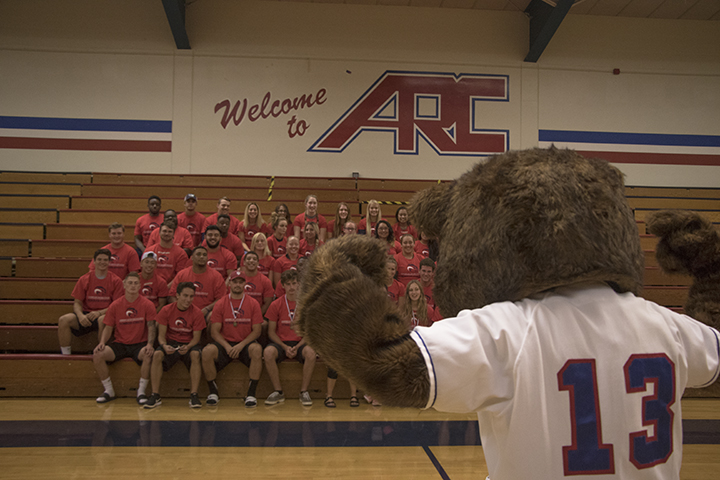 Bucky+the+Beaver+poses+in+front+of+the+student+athletes+who+received+a+GPA+of+4.0+at+American+River+College+during+an+athletic+preview+event+on+Aug.+25%2C+2017.+%28Photo+by+Luis+Gael+Jimenez%29