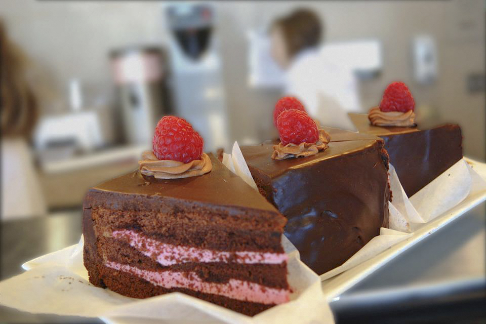 Cake slices sit on display at the Oak Cafe Bakery at American River College. (Photo courtsey of Don Reid)