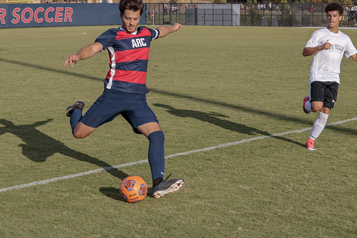 American River College player Dalton Catanzaro passes the ball during the game against Napa Valley College on Oct. 23, 2018. ARC lost to Napa Valley, 4-0. (Photo by Hameed Zargry)