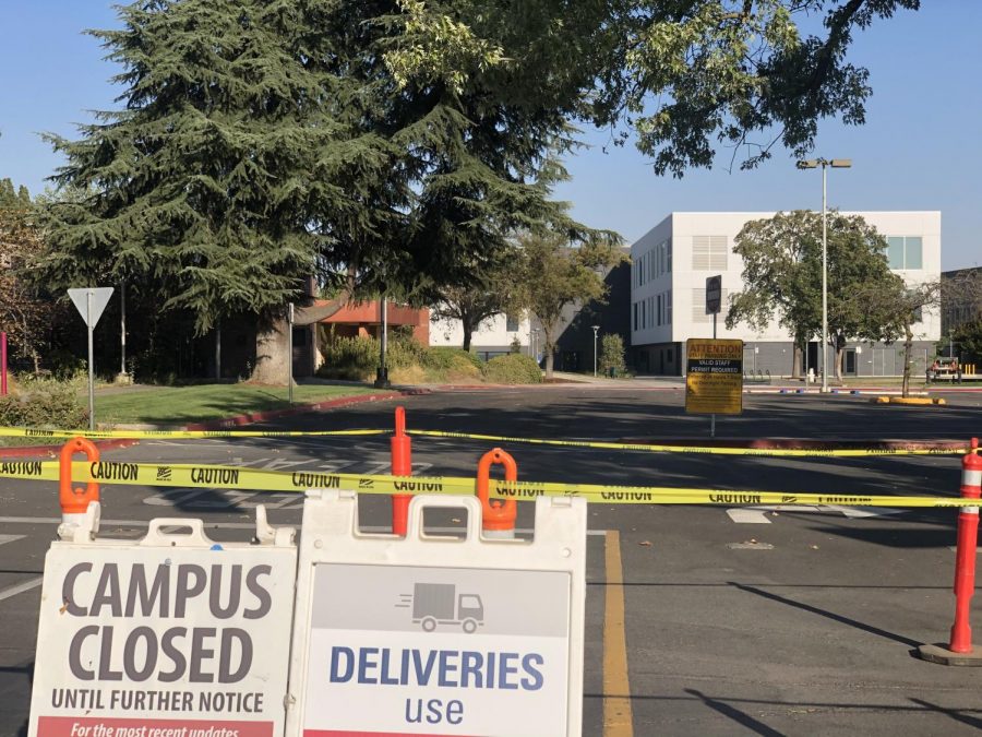 Signs blocking all of the entrances to the American River College campus state that it is closed until further notice. The campus has been closed since March 18, and will continue to remain closed through the spring 2021 semester, according to a Sept. 16 faculty email sent by LRCCD Chancellor Brian King. (Photo by Will Minke)