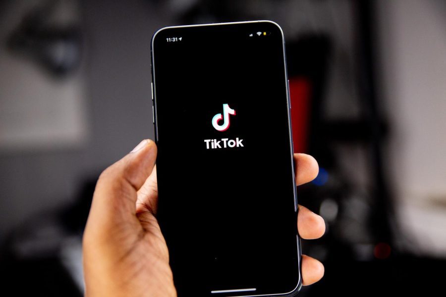 TikTok+is+a+popular+social+media+app+that+can+lead+to+a+shorter+attention+span+due+to+the+short+videos+on+the+platform.+%28Photo+via+Unsplash%29