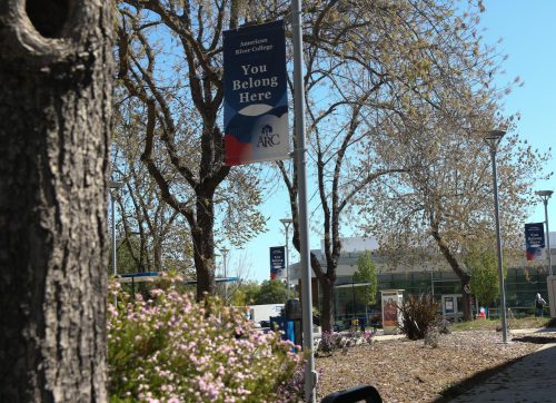 Springtime is here bringing a warm, sunny afternoon to American River College (Photo by Jeralynn Querubin)