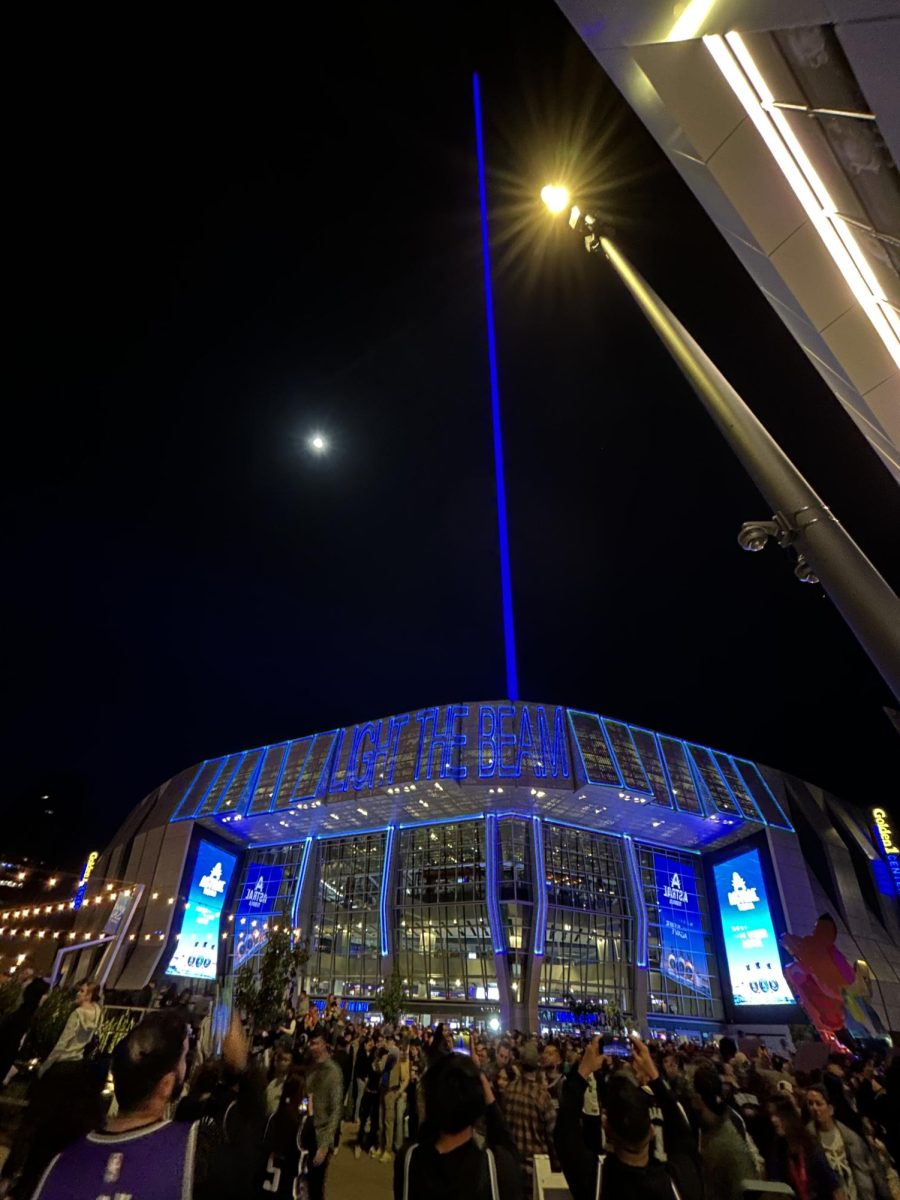 The Sacramento Kings light the beam against The Oklahoma City Thunder on November 10, 2023. (Photo by Waheed Daud)